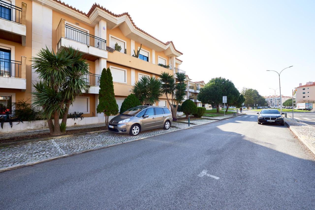 Carcavelos Apartment ภายนอก รูปภาพ
